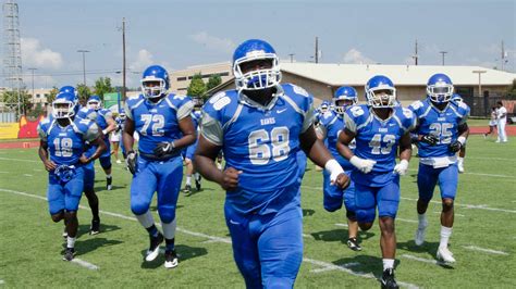 shorter university football